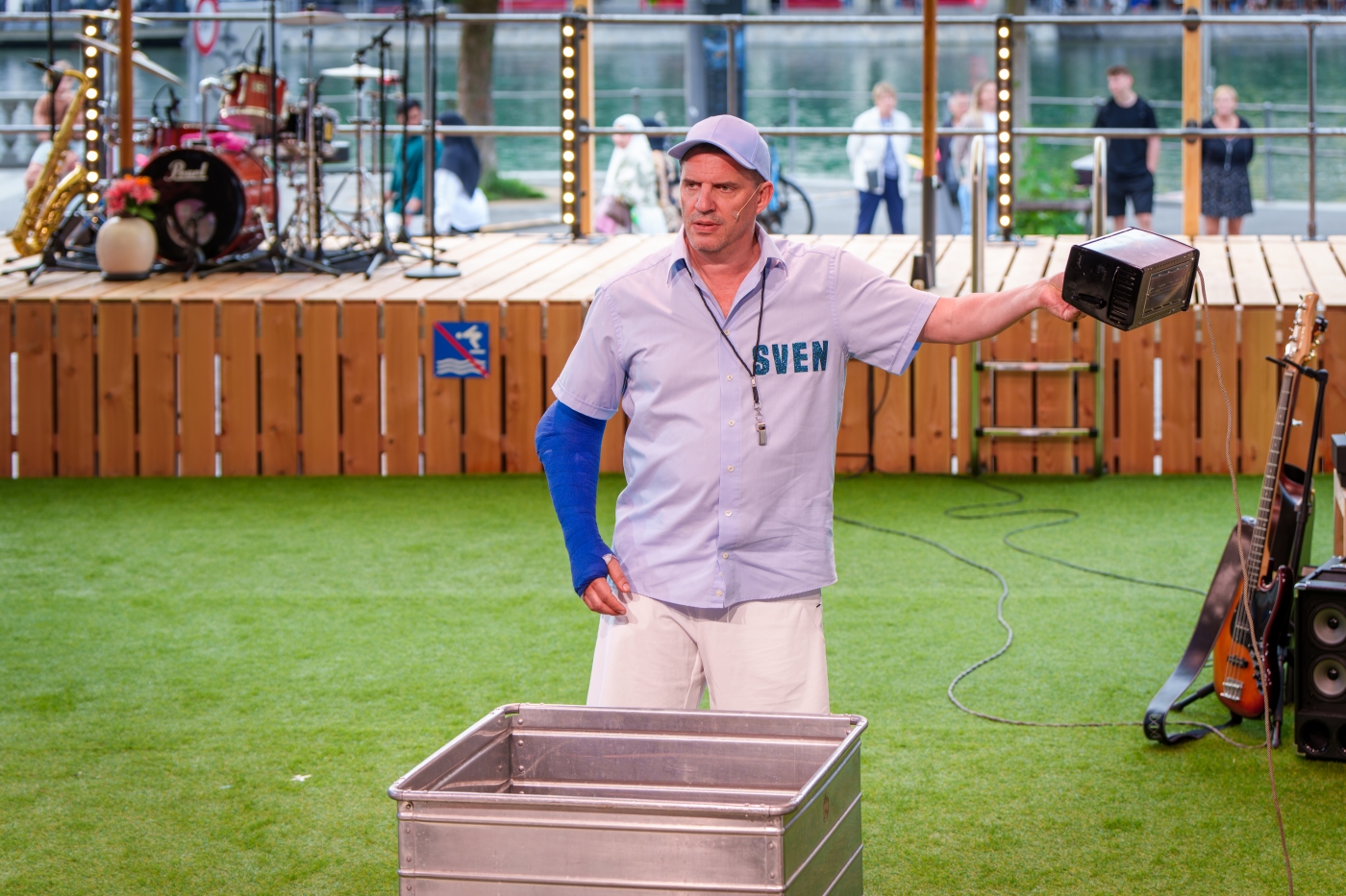 «baden gehen», Luzerner Theater, Foto: Ingo Hoehn