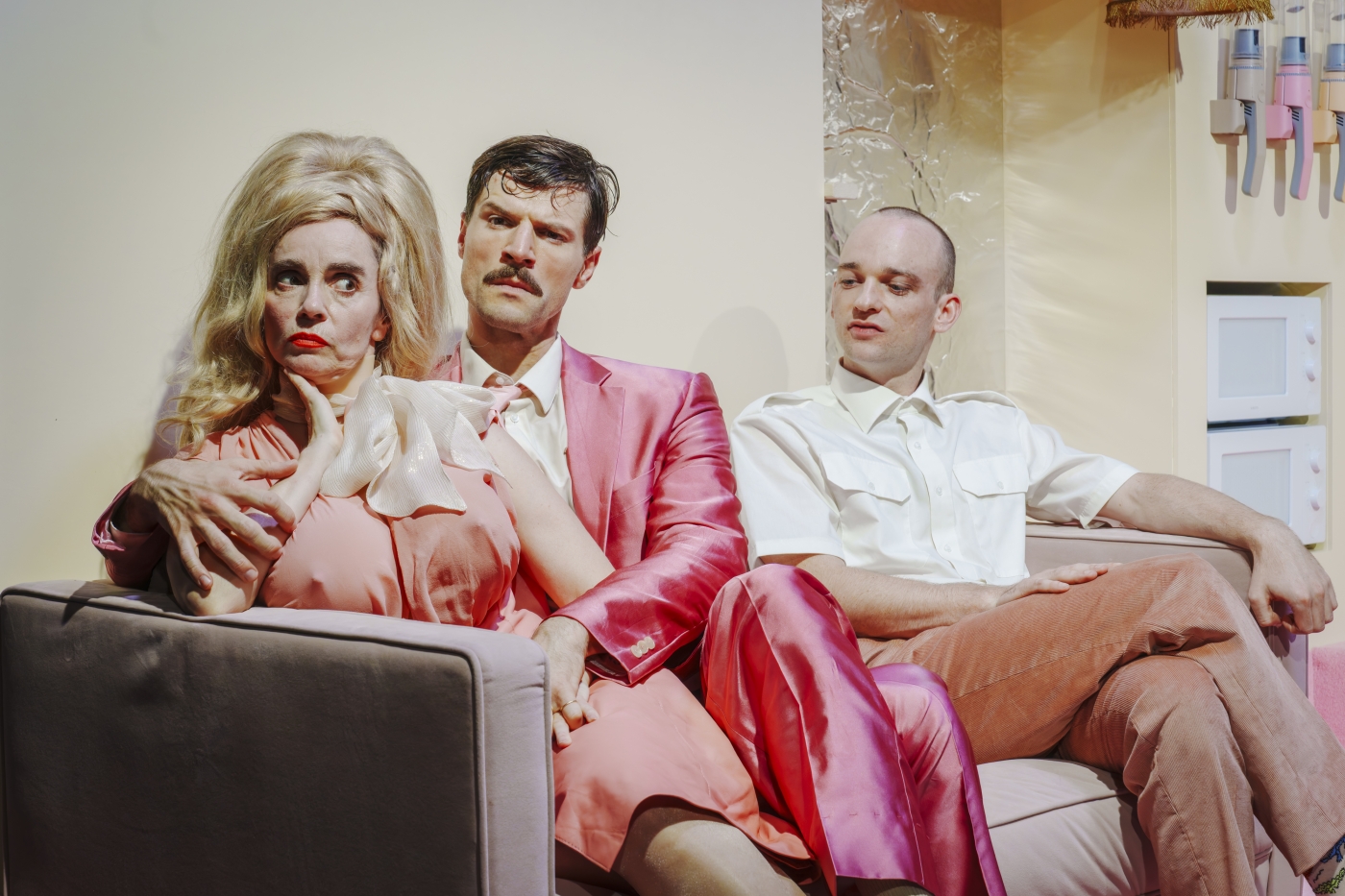 Biedermann und die Brandstifter, Luzerner Theater, Foto: Ingo Hoehn