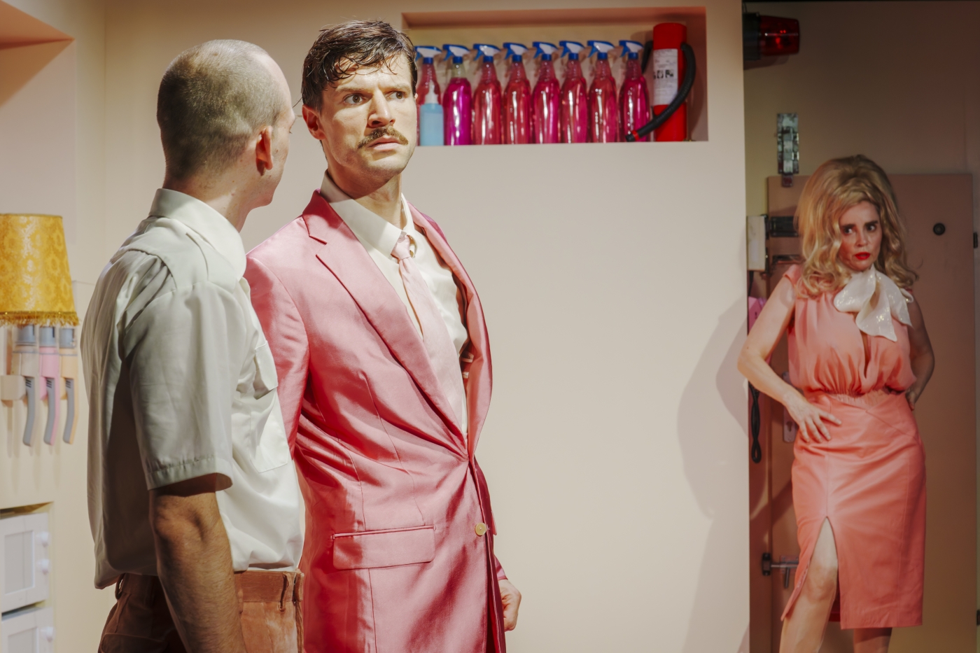 Biedermann und die Brandstifter, Luzerner Theater, Foto: Ingo Hoehn