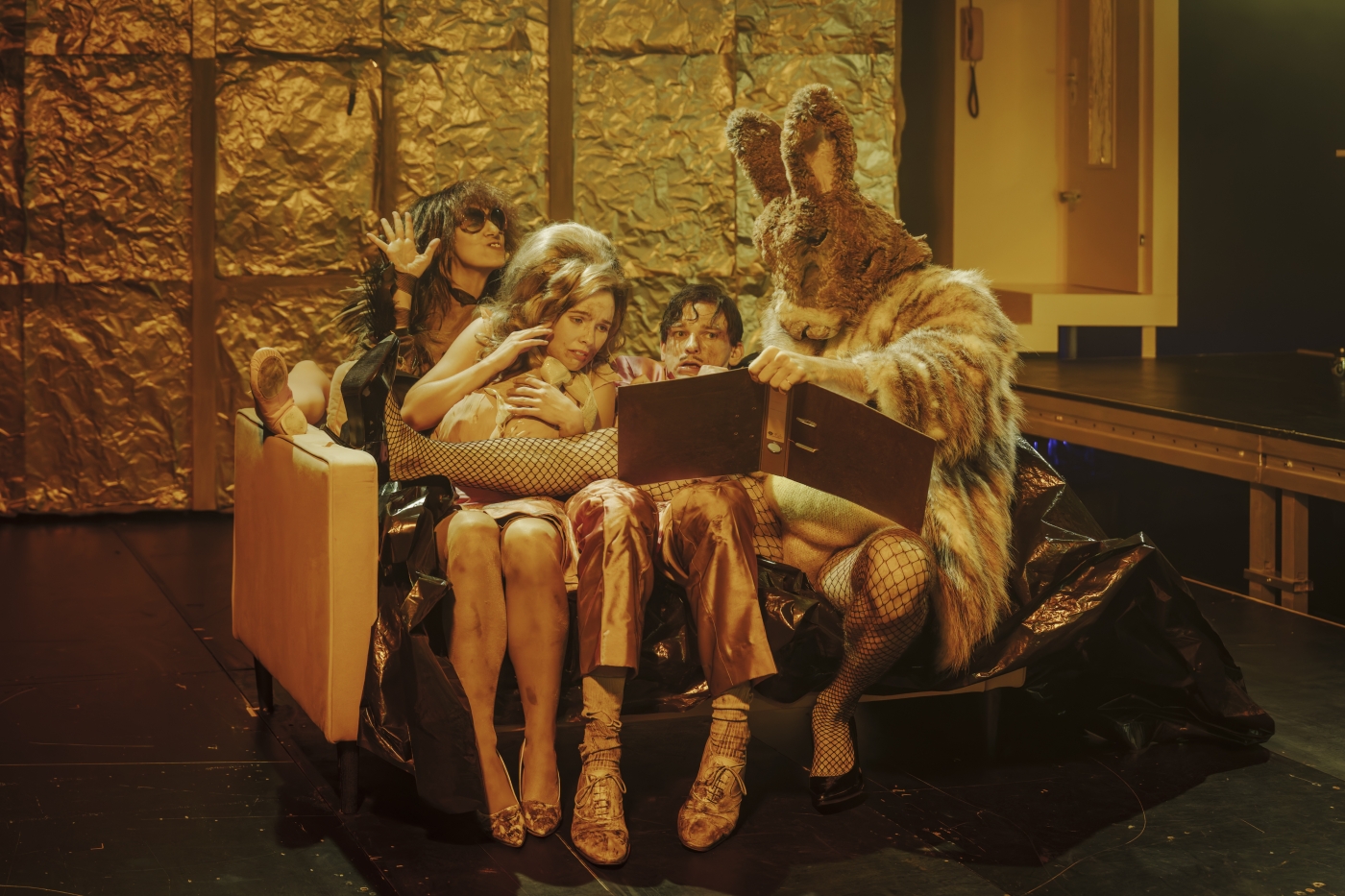 Biedermann und die Brandstifter, Luzerner Theater, Foto: Ingo Hoehn