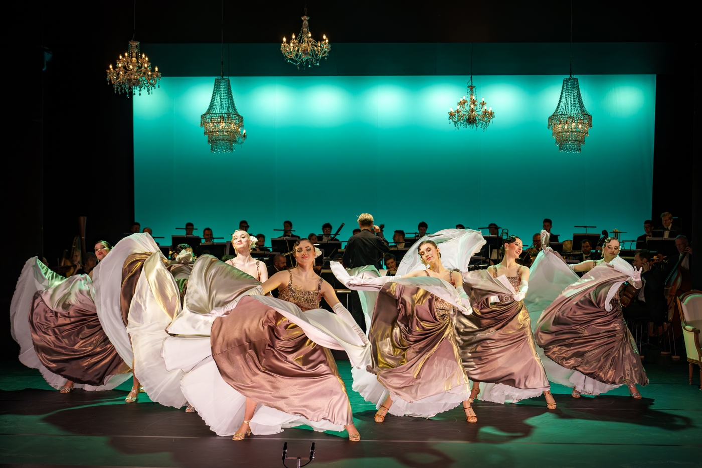 Operettenrevue, Luzerner Theater, Foto: Ingo Hoehn