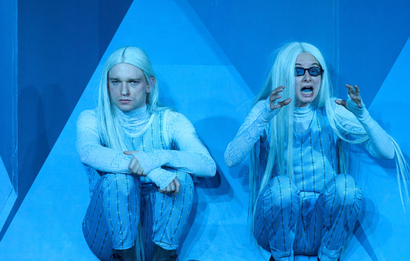 Nieder mit den Alpen!, Luzerner Theater