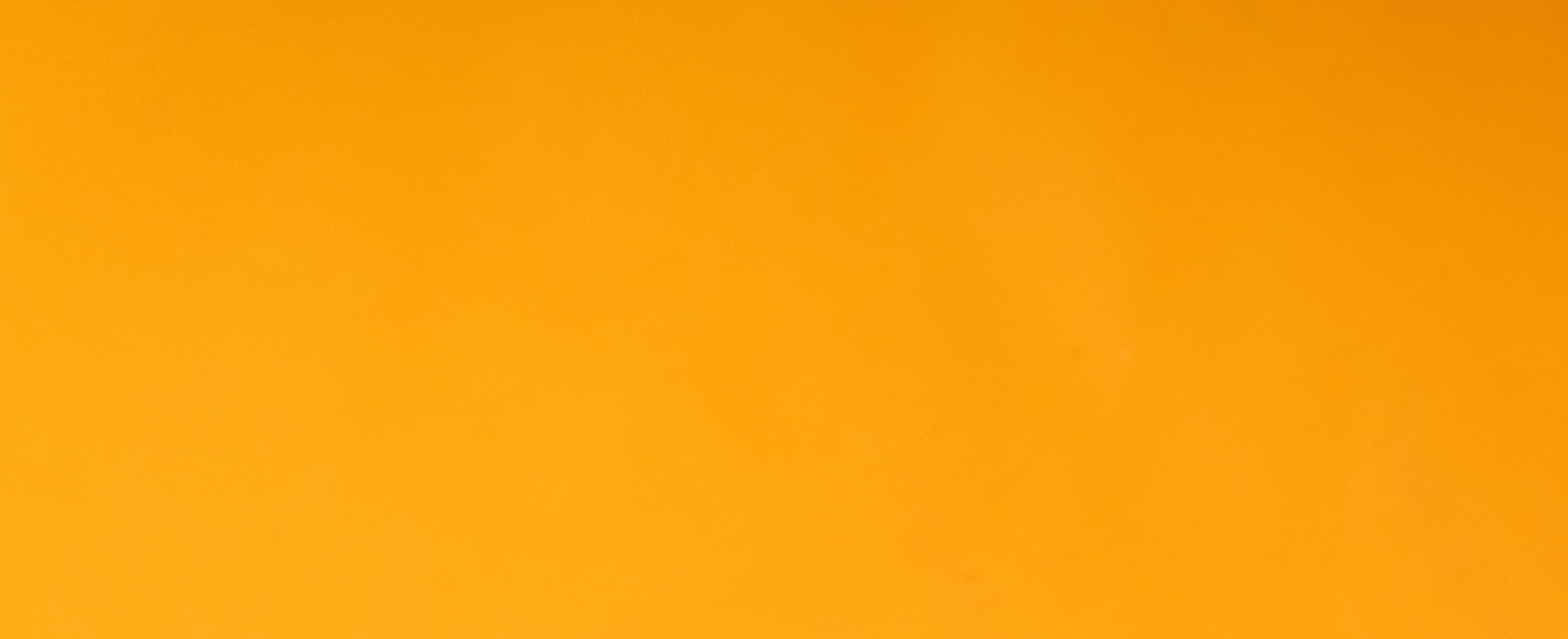 orangener Hintergrund