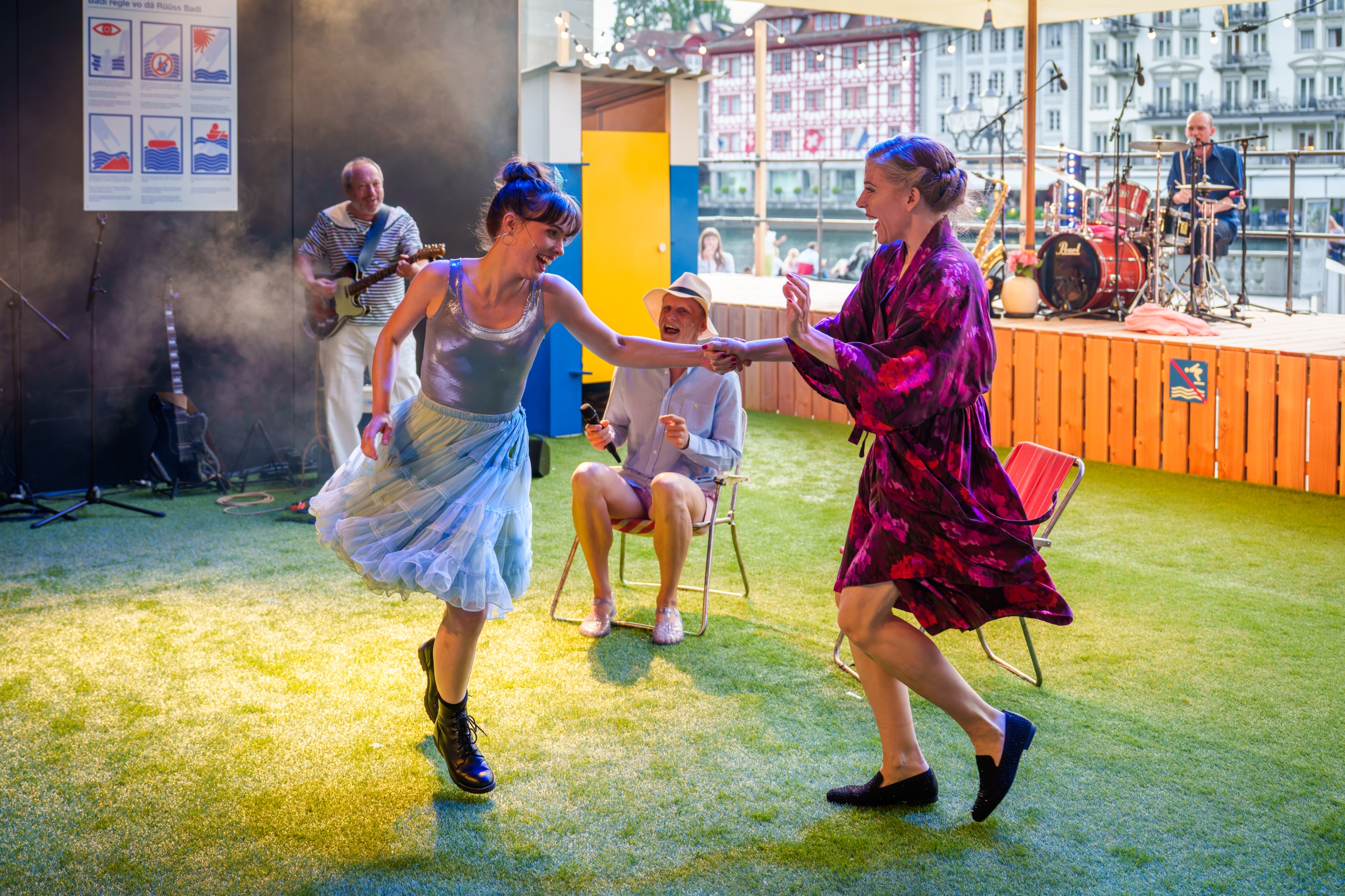 «baden gehen», Luzerner Theater, Foto: Ingo Hoehn