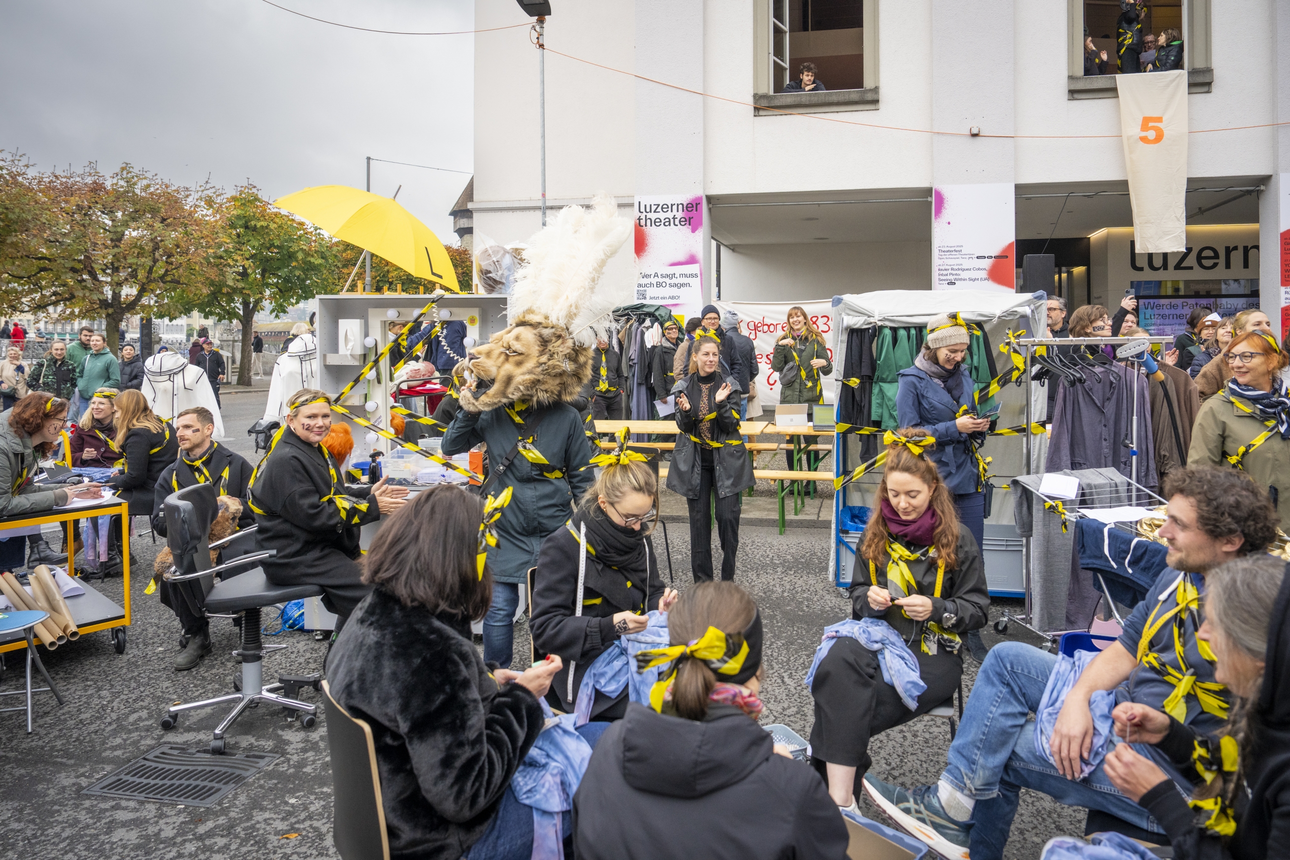 Luzerner Theater_Aktion 5 nach 12_Foto Ingo Hoehn_1 (54)