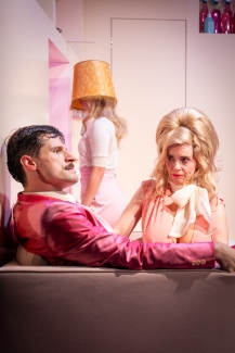 Luzerner Theater_Biedermann und die Brandstifter_Robert Rožić_Wiebke Kayser_Foto Ingo Hoehn